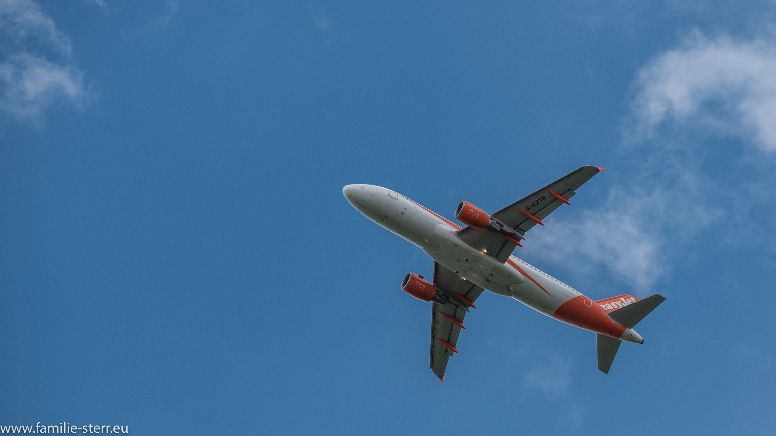 G-EZTR